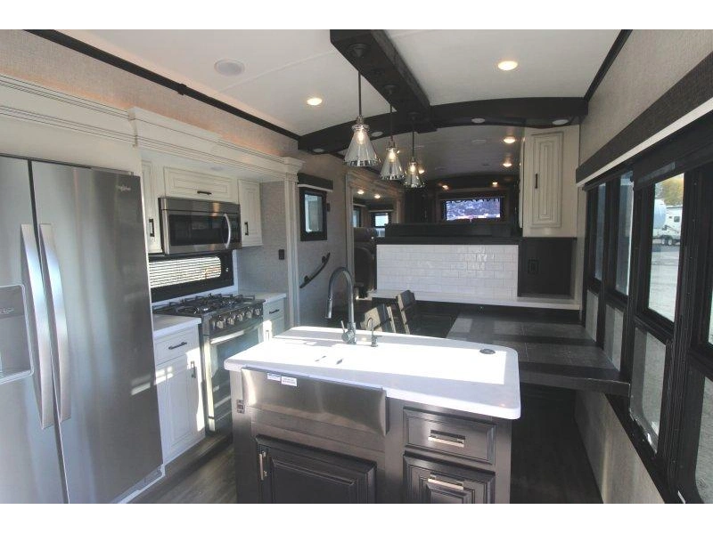 2023 Jayco Pinnacle 38flgs