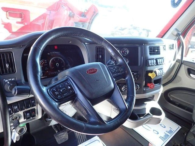 Peterbilt 579 2025