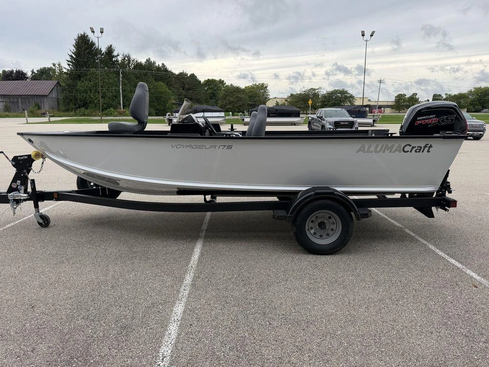2027 Alumacraft Voyageur 175 Side Console