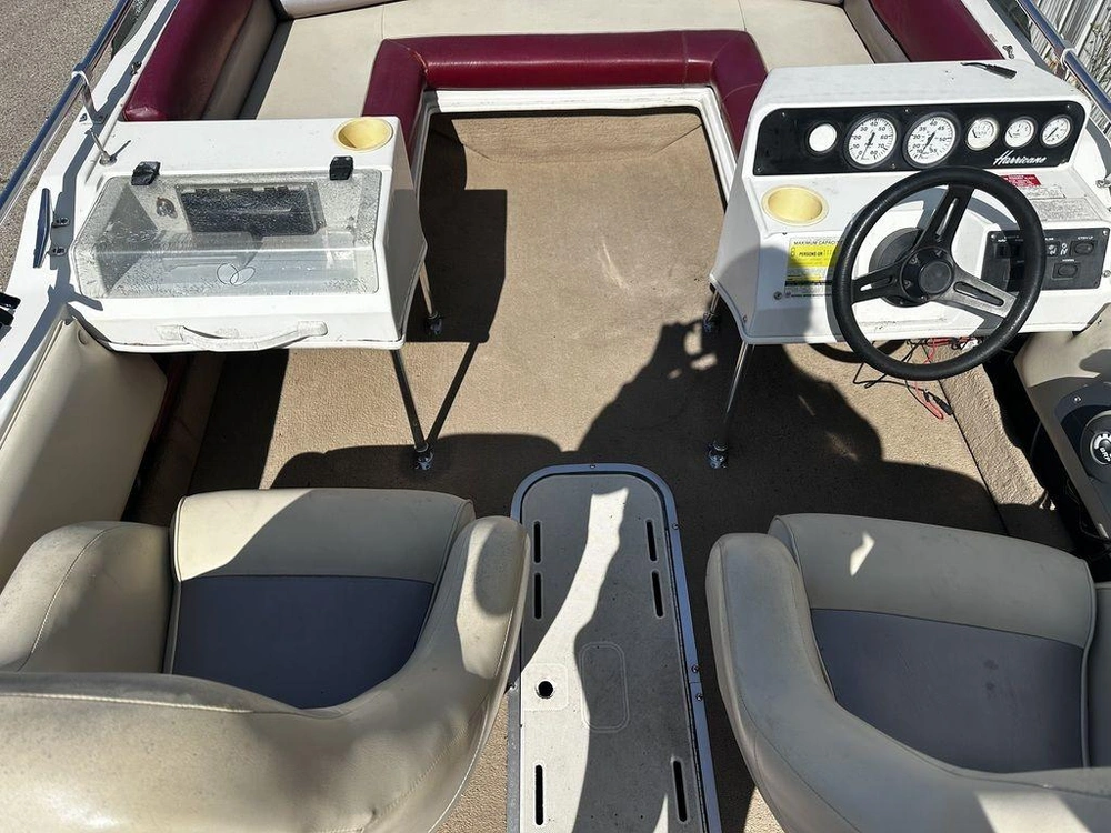 1995 Hurricane Sundeck 176