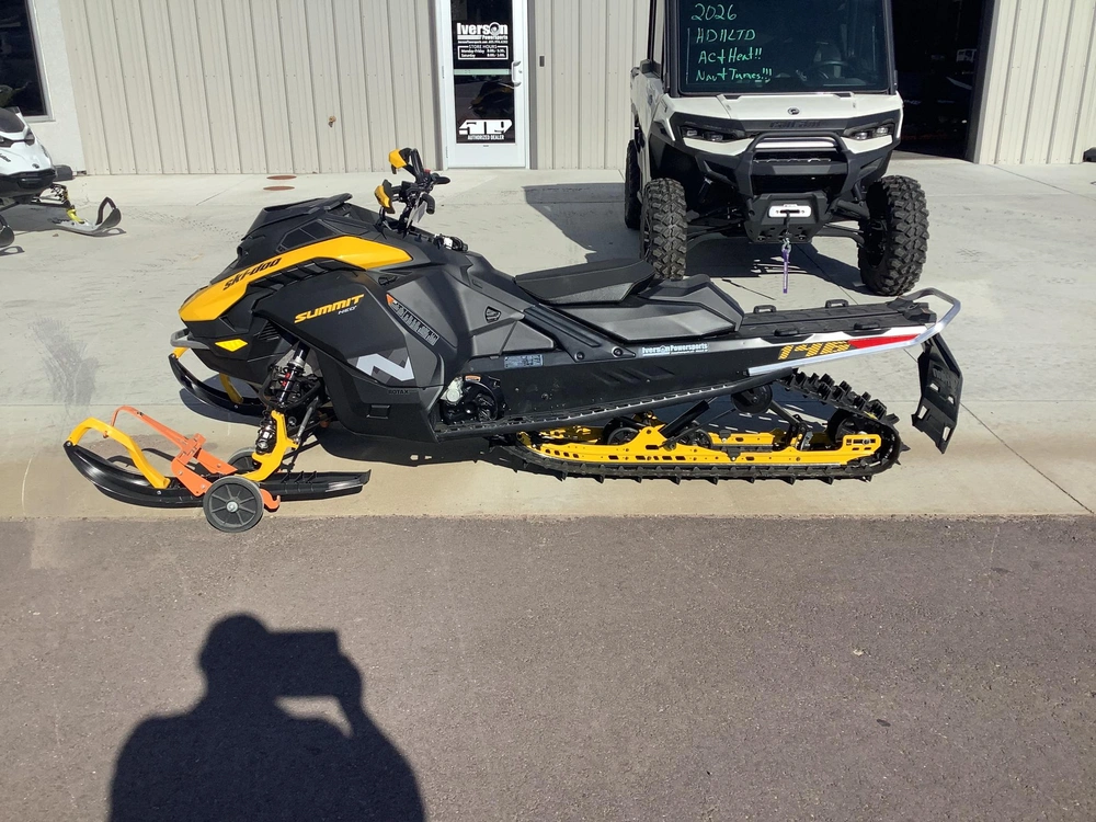 2026 Ski-doo Summit Neo +
