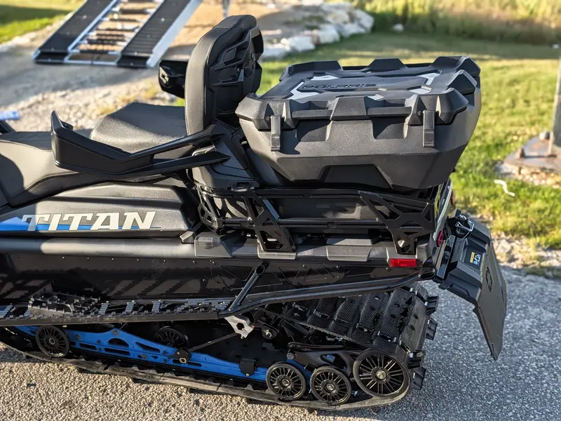 Polaris 850 Titan Adventure Ultimate 155 1.5" // Velocity Blue 2027