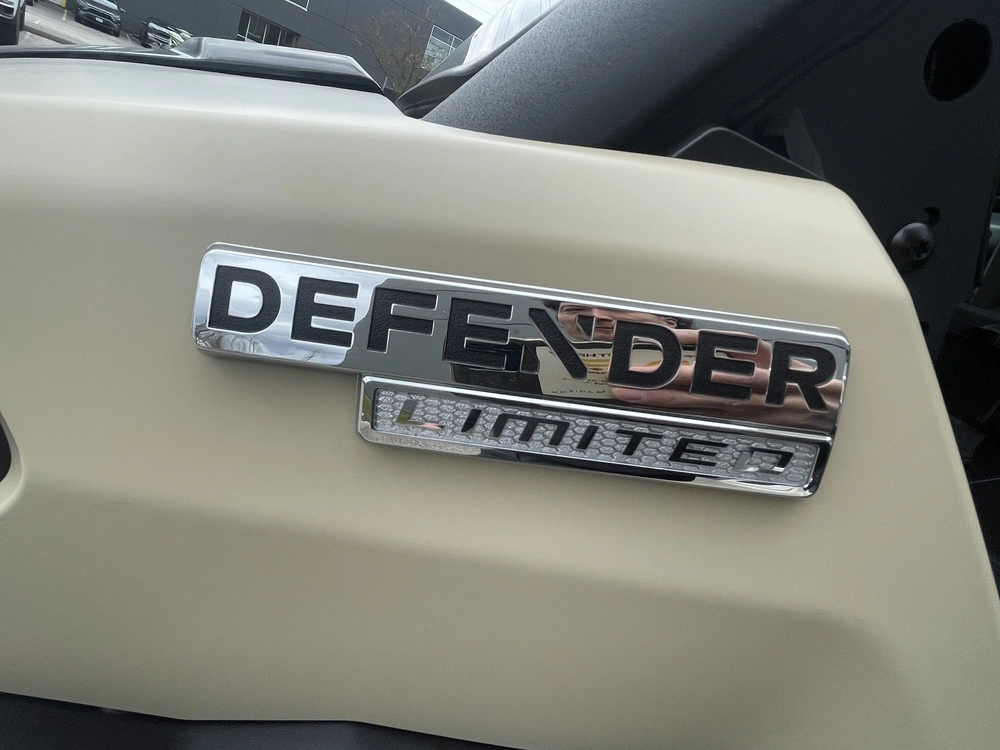 2026 Can-am Defender Limited Cab Hd11