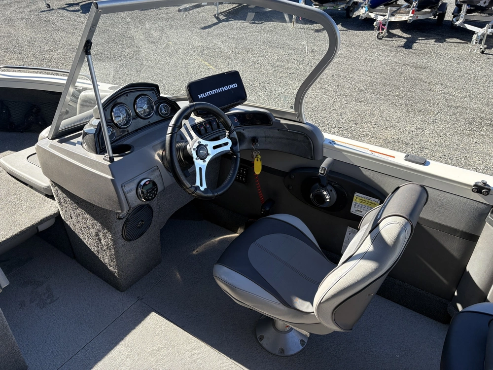 2017 Crestliner Sportfish 1850