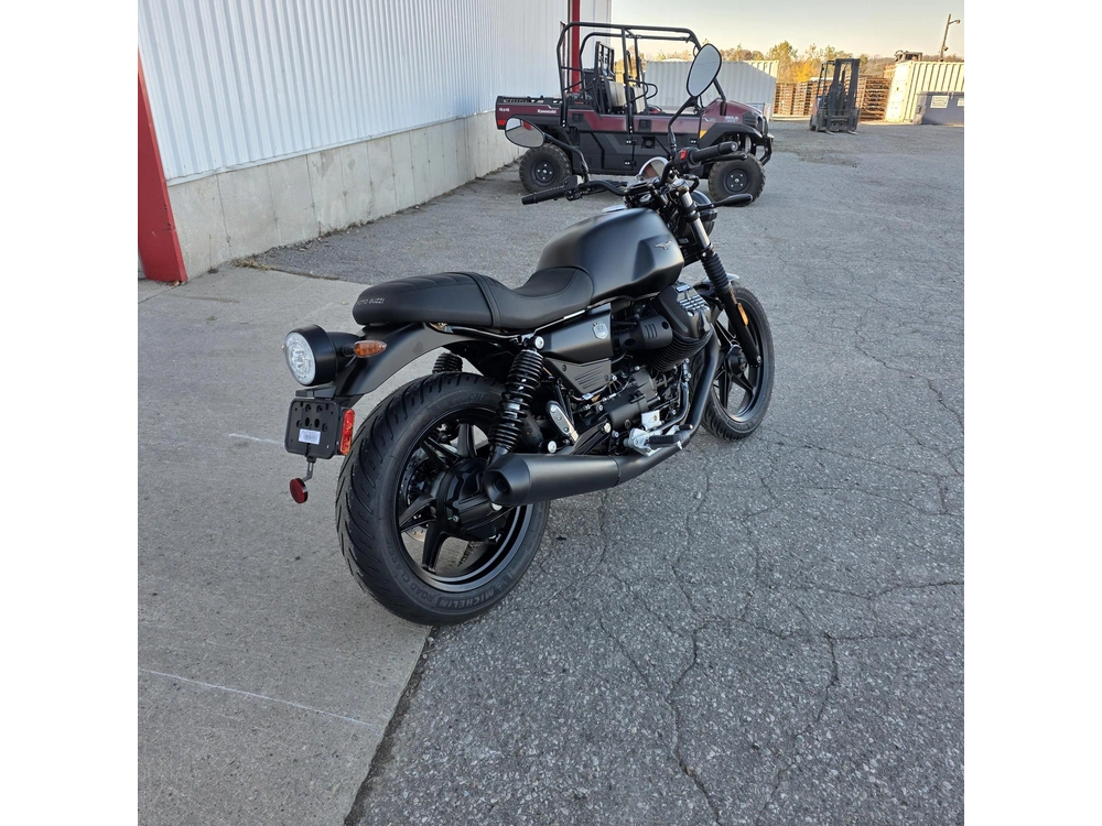 2026 Moto Guzzi V7 Stone