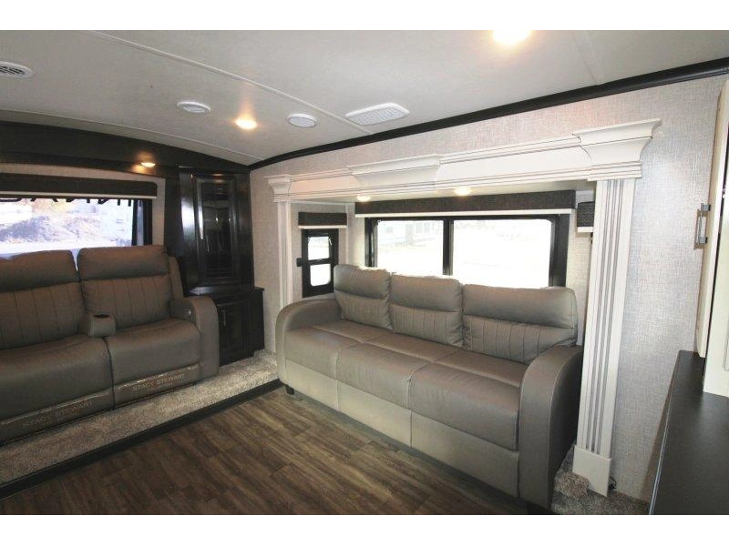 2023 Jayco Pinnacle 38flgs