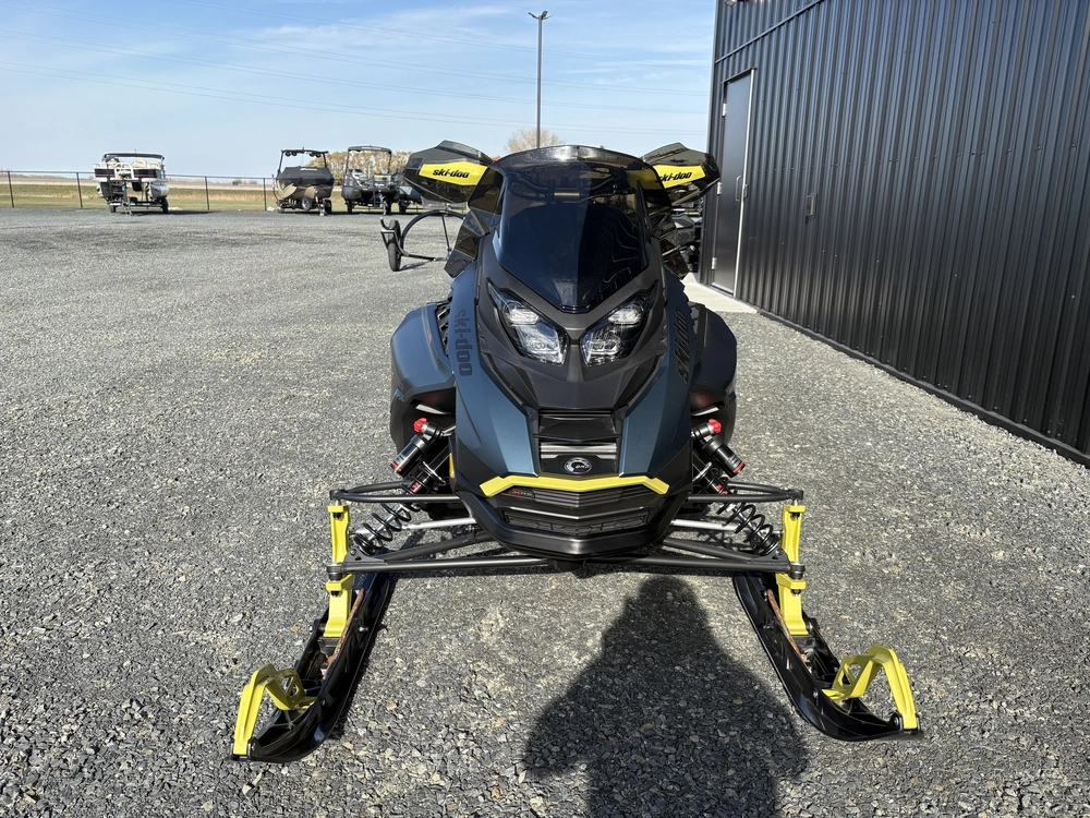 2026 Ski-doo Renegade X-rs 900 Ace Turbo R Ice Ripper Xt 1.5" E.s.