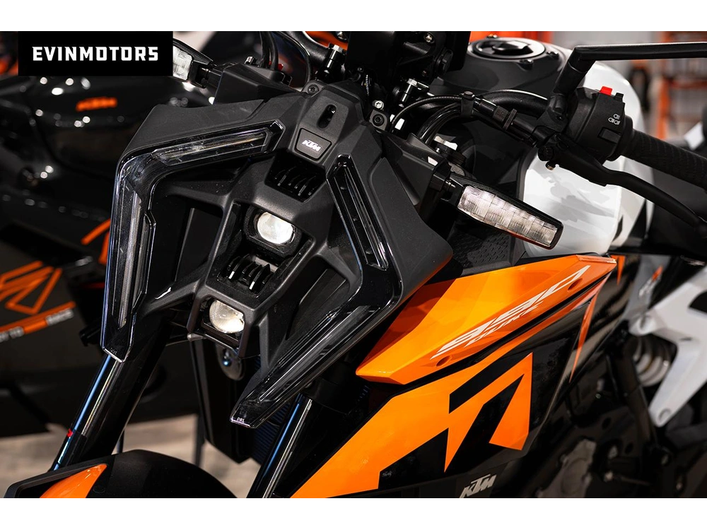 2027 Ktm 990 Duke