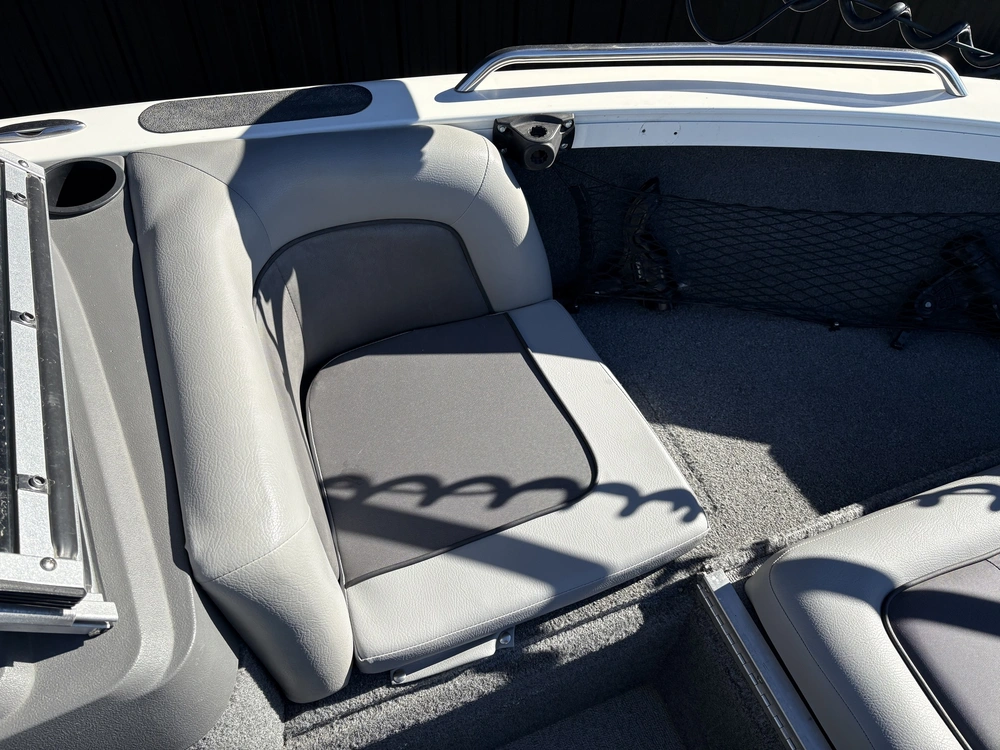 2017 Crestliner Sportfish 1850