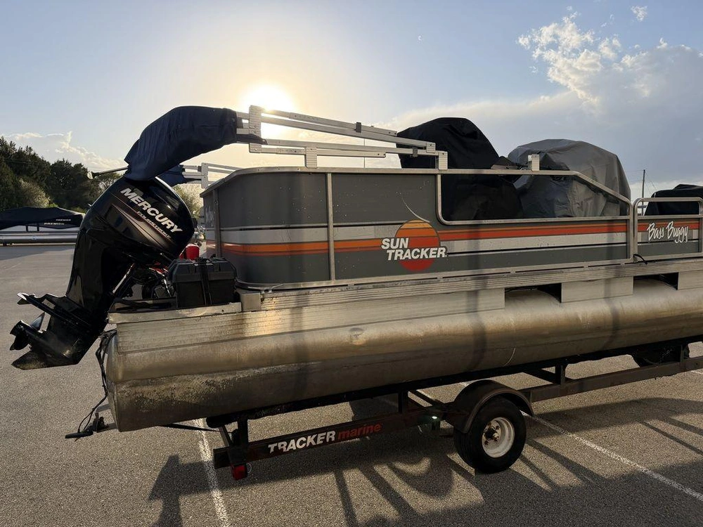 1986 Sun Tracker Suntracker
