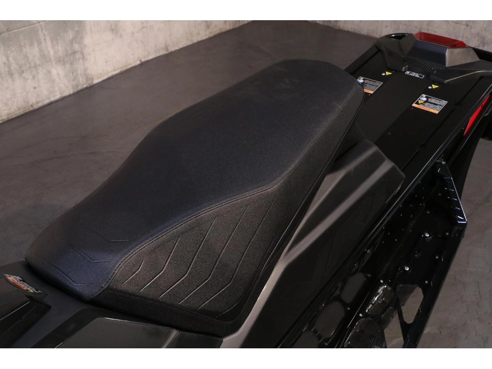 2027 Polaris 9r Indy Vr1 137 Snowcheck (exclusif)