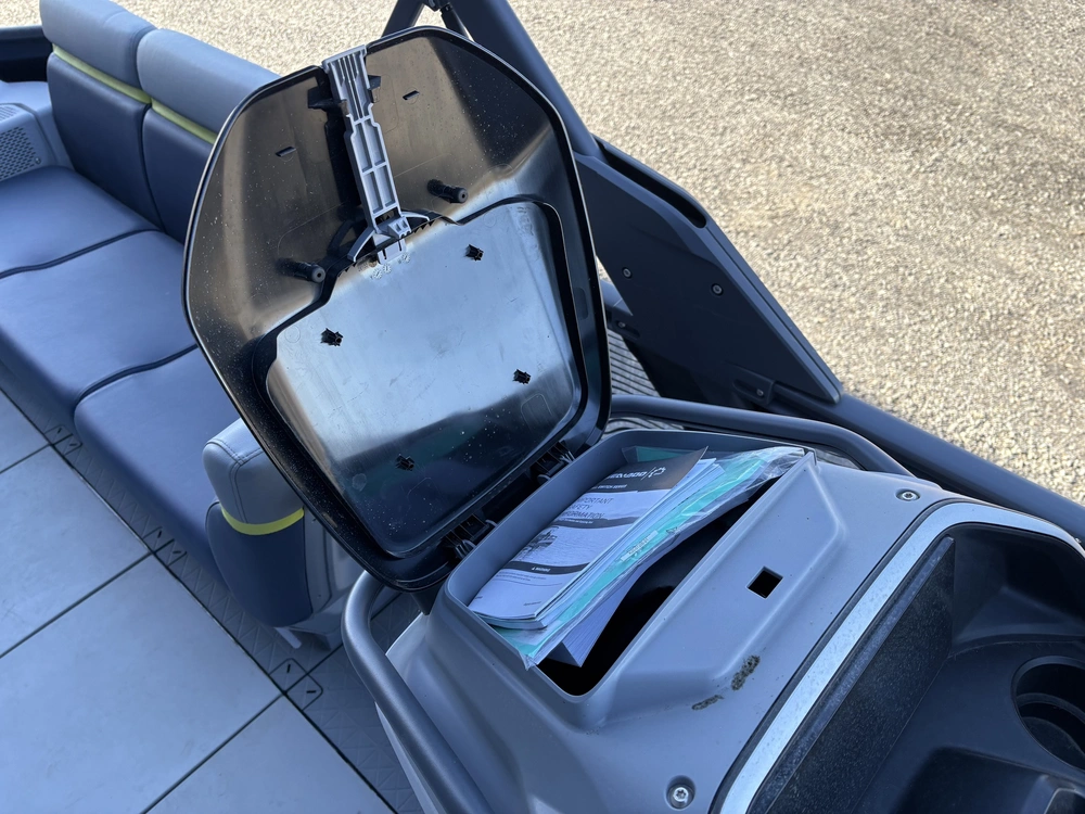 2026 Sea-doo Switch Cruise Ltd 21' 300 (dbl Bimini) - Galvanized