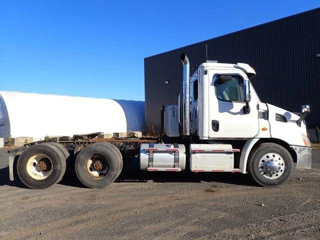 Freightliner Ca113dc 2016