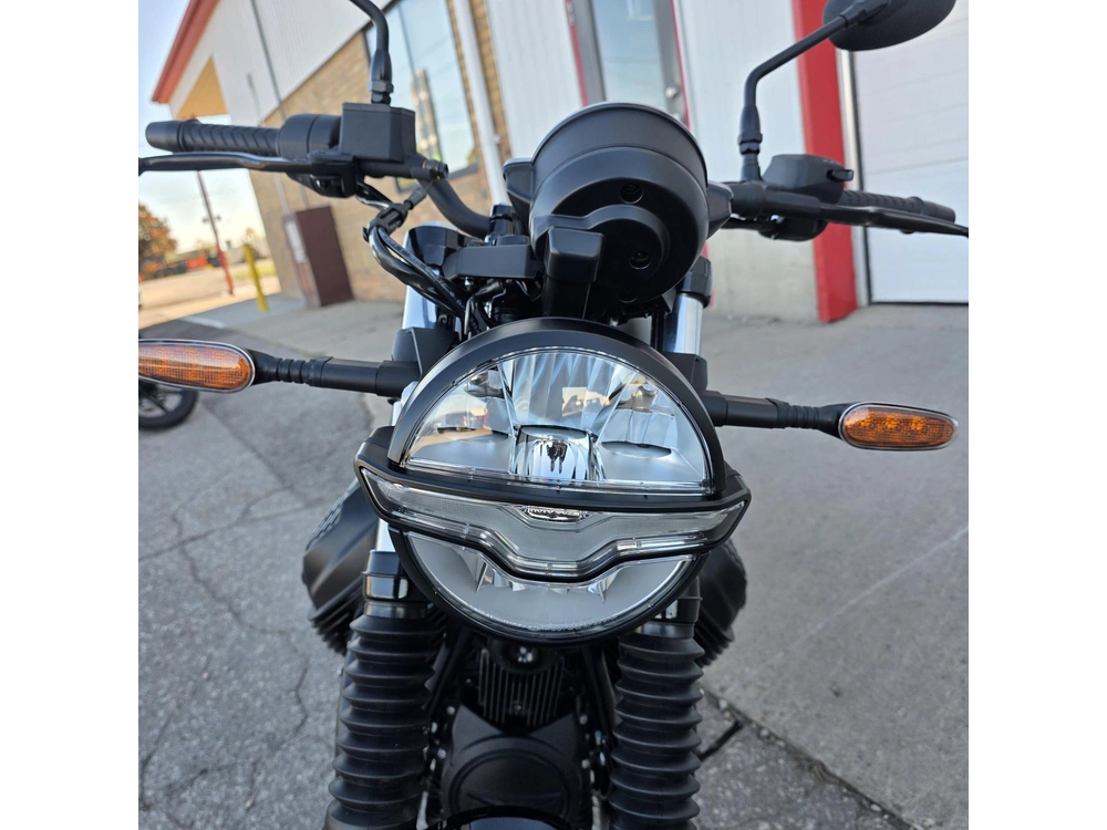 2026 Moto Guzzi V7 Stone