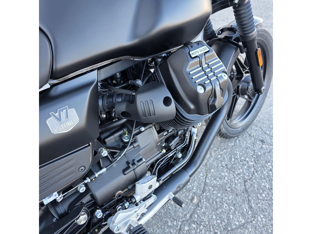 2026 Moto Guzzi V7 Stone