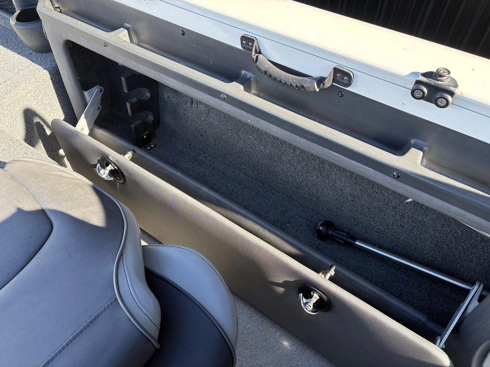 2017 Crestliner Sportfish 1850