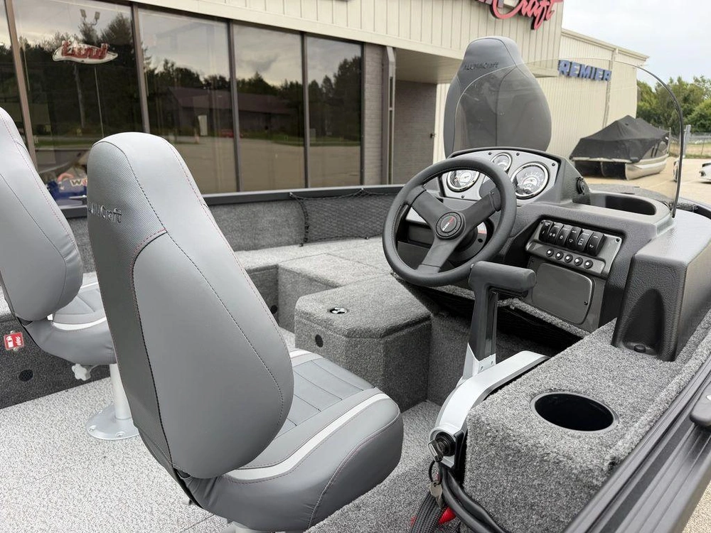 2027 Alumacraft Voyageur 175 Side Console