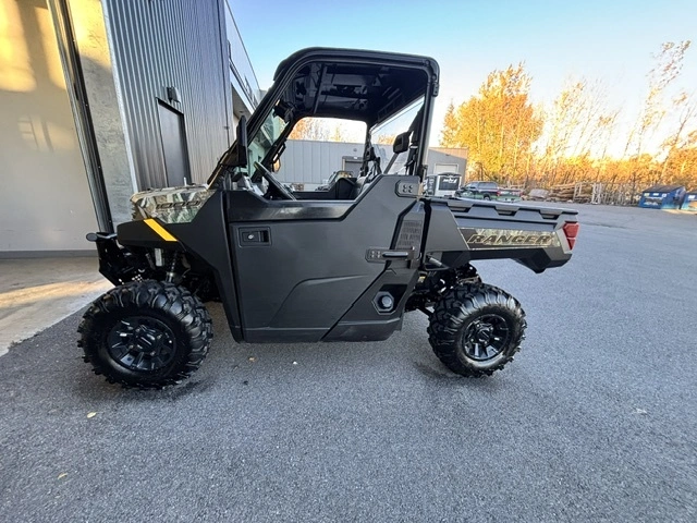 2024 Polaris Ranger 1000 Eps Premium Camo 2 700 Km - Financement 0% Disponible - Beaucoup Ajouts