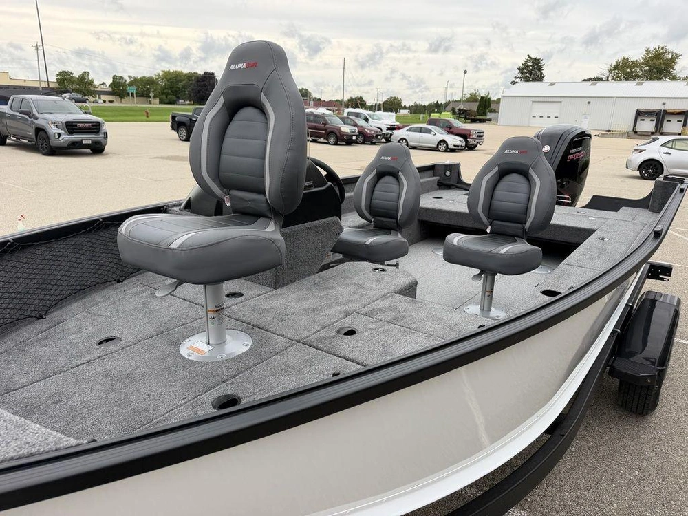 2027 Alumacraft Voyageur 175 Side Console