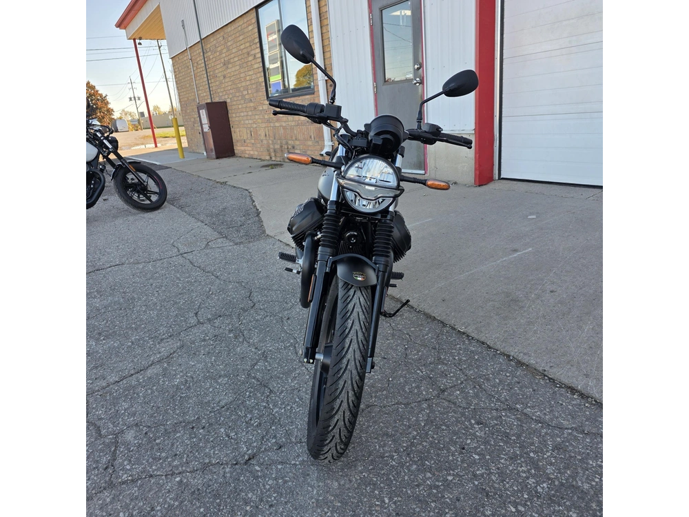 2026 Moto Guzzi V7 Stone