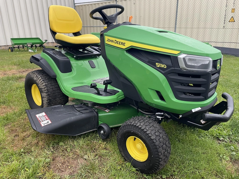 John Deere S130 Lawn Tractor 2026