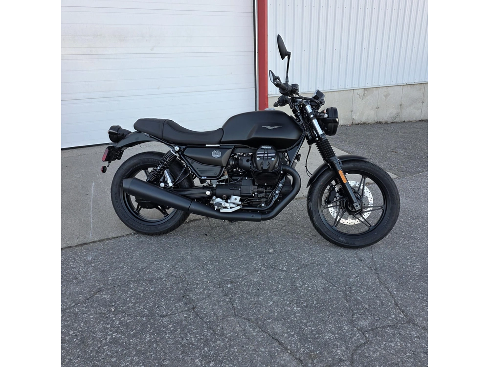 2026 Moto Guzzi V7 Stone
