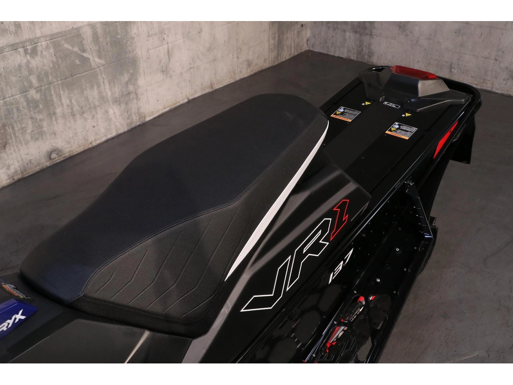 2027 Polaris 9r Indy Vr1 Dynamix 137 Snowcheck (exclusif)