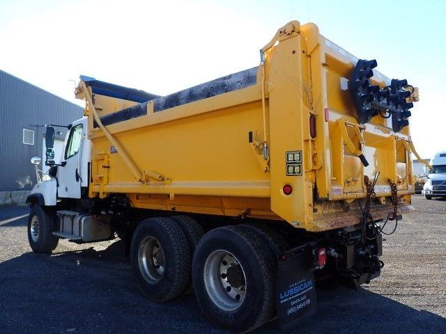Freightliner 114sd 2015