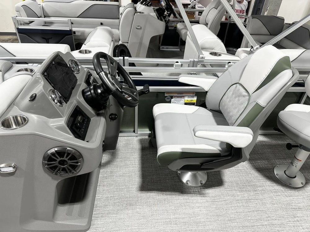 2027 Tahoe Pontoons Sport Rear Fish 17ft