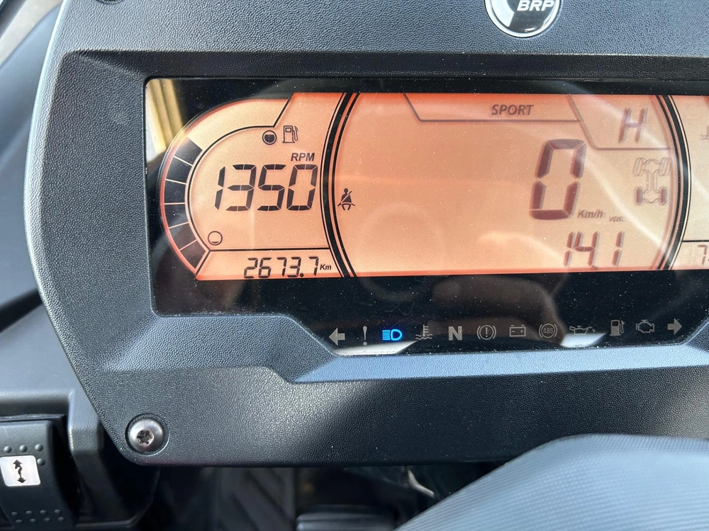 Can-am Commander Xt 700 2025