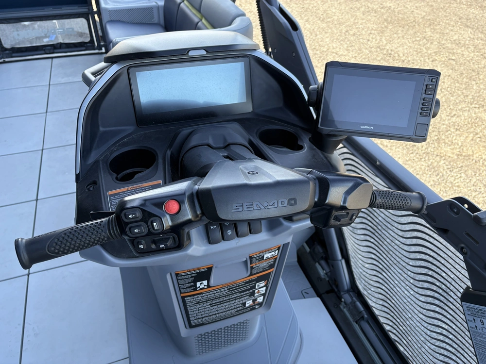 2026 Sea-doo Switch Cruise Ltd 21' 300 (dbl Bimini) - Galvanized