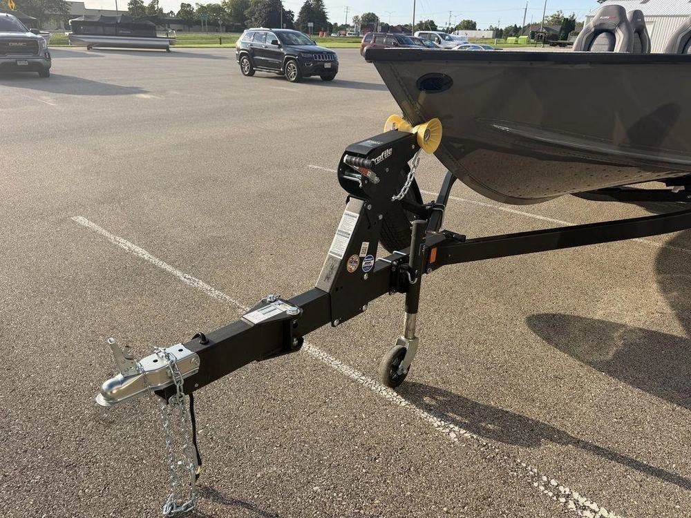 2027 Alumacraft Voyageur 175 Tiller