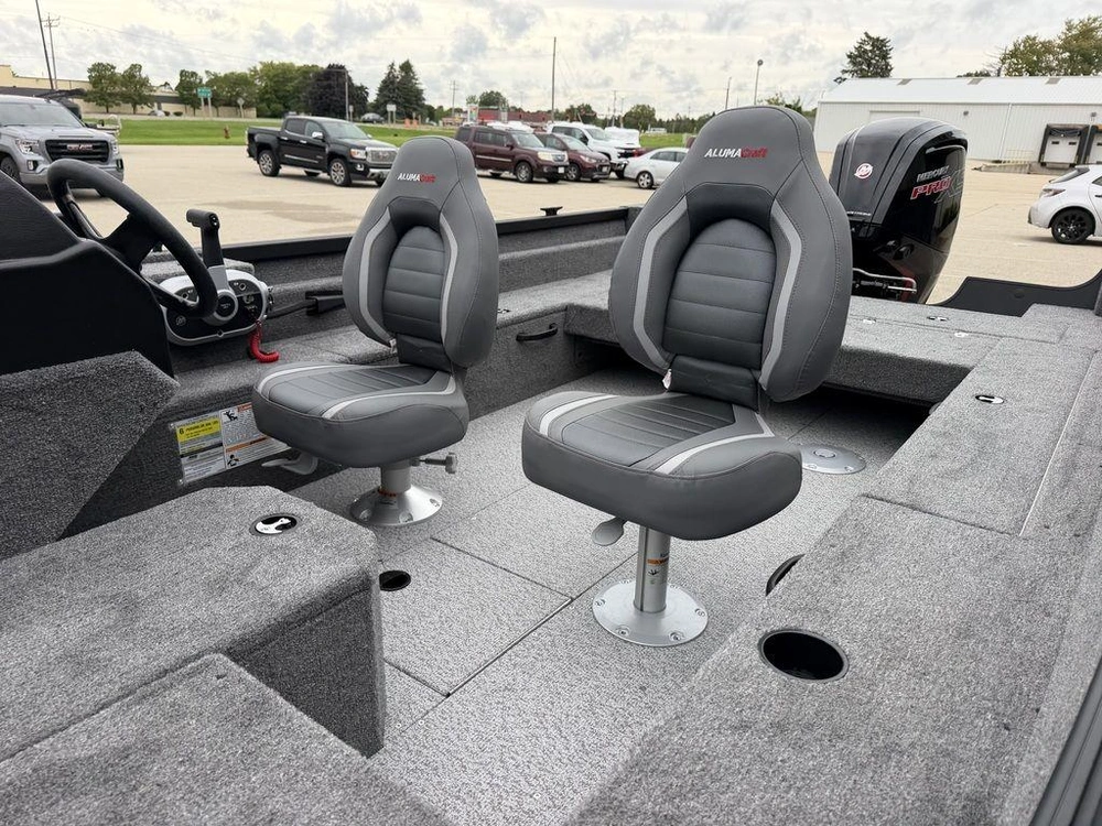 2027 Alumacraft Voyageur 175 Side Console