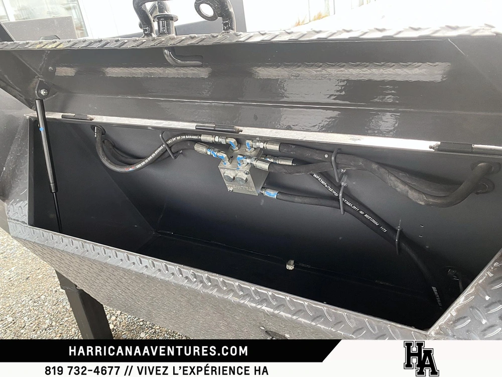 2027 Horizon Ffh 40 X 102 X 38 Tilt Deck