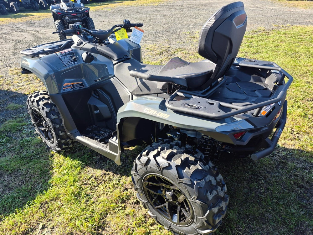 2027 Can-am Outlander Max Xt 700