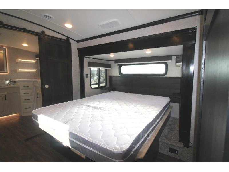 2023 Jayco Pinnacle 38flgs