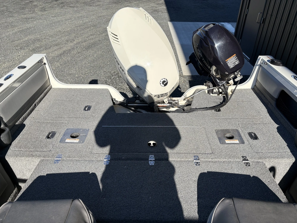 2017 Crestliner Sportfish 1850