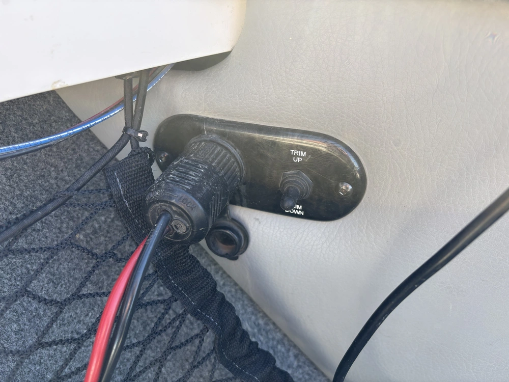 2017 Crestliner Sportfish 1850