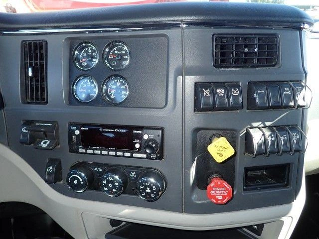 Peterbilt 579 2025