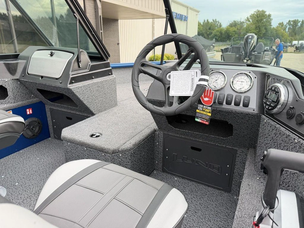 2027 Lund Boat Co 1800 Adventure Sport