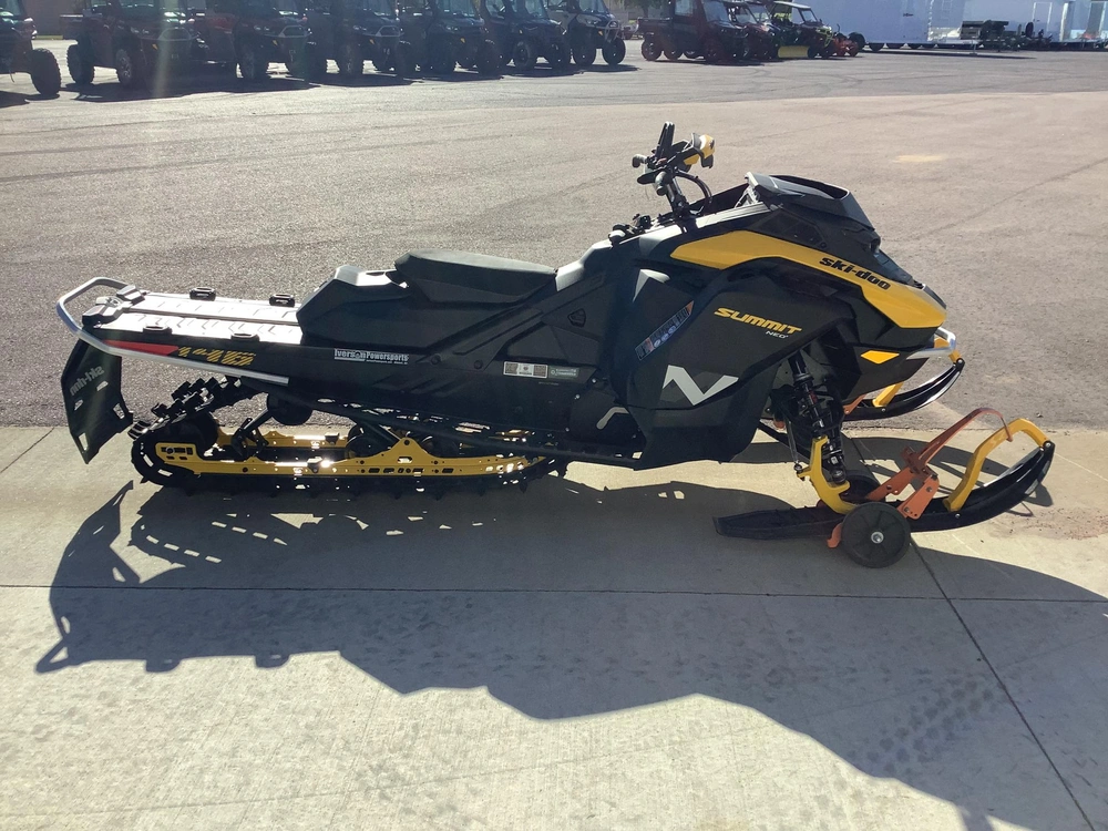 2026 Ski-doo Summit Neo +