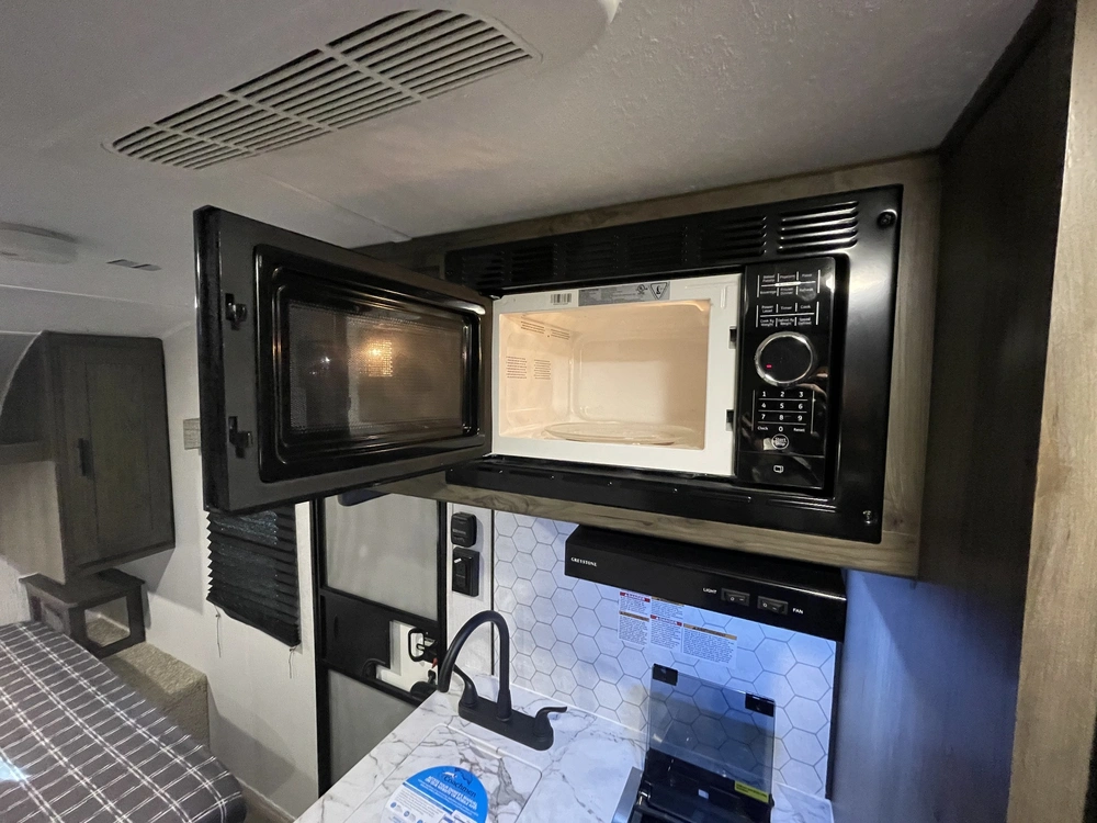 2022 Coachmen Clipper 17fq