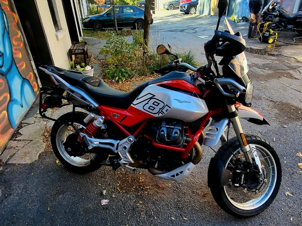 Moto Guzzi V85 Tt Aventure 2025