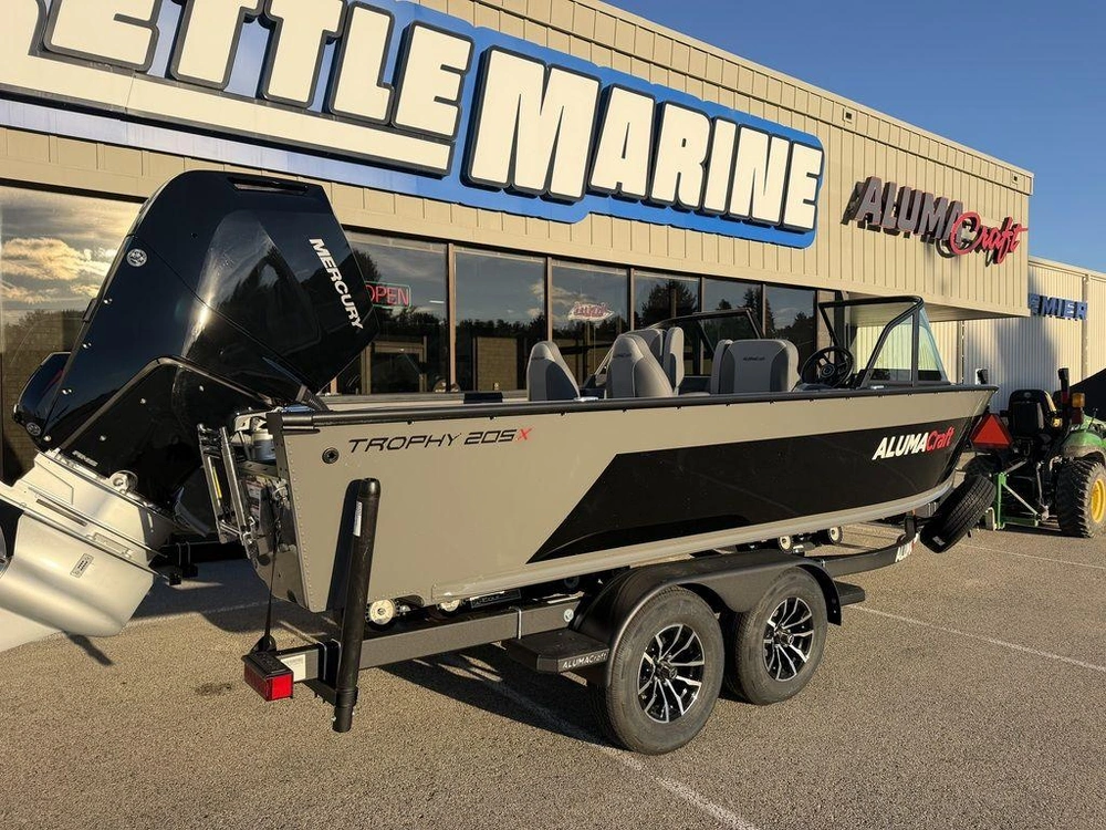 2027 Alumacraft Trophy 205x Sport