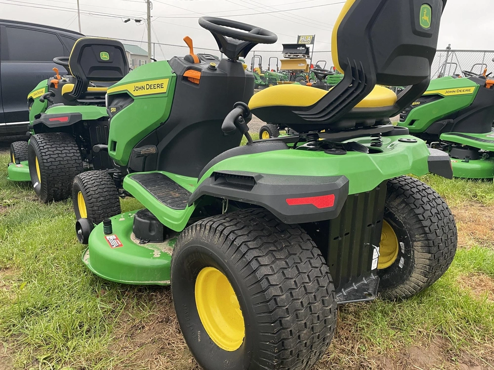 John Deere S130 Lawn Tractor 2026