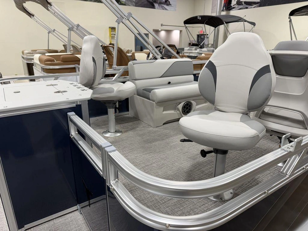 2027 Tahoe Pontoons Sport Rear Fish 17 Ft