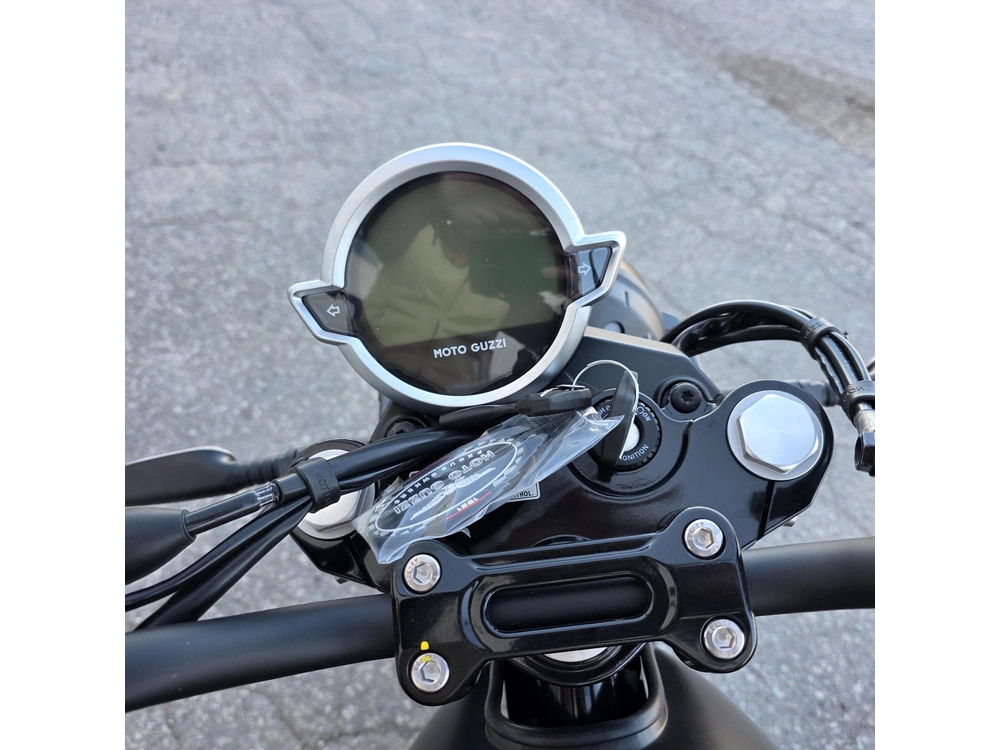 2026 Moto Guzzi V7 Stone