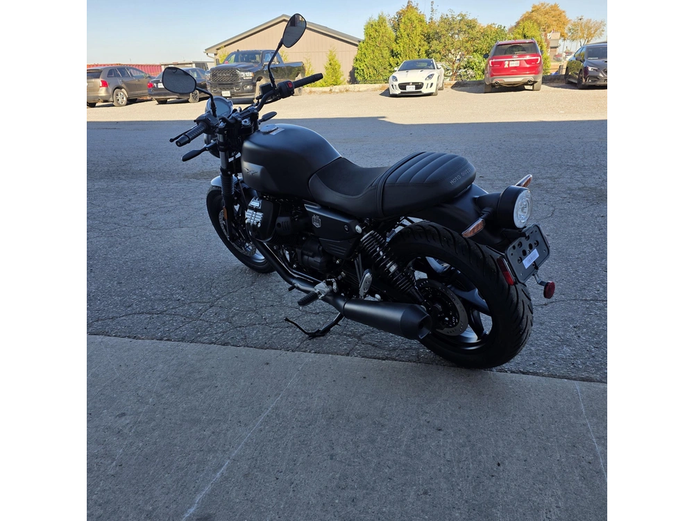 2026 Moto Guzzi V7 Stone