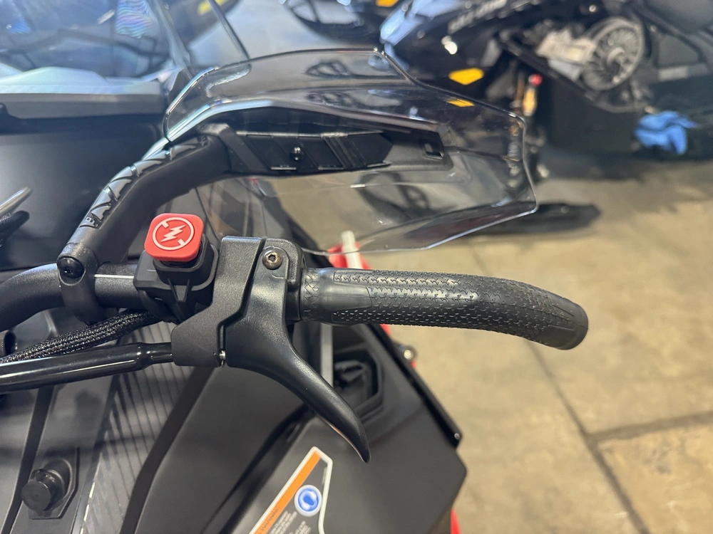 2027 Lynx Rave Re 600rr
