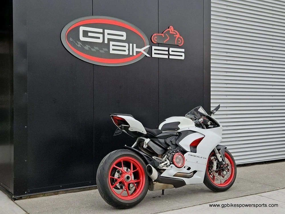 2021 Ducati Panigale V2 White Rosso Livery